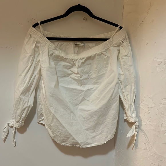 Abercrombie off the shoulder cotton top - Picture 2 of 3